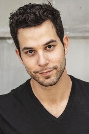 Skylar Astin