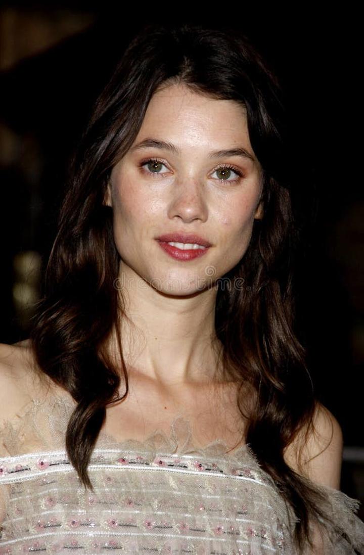 Astrid Frisbey Piraci z Karaibów