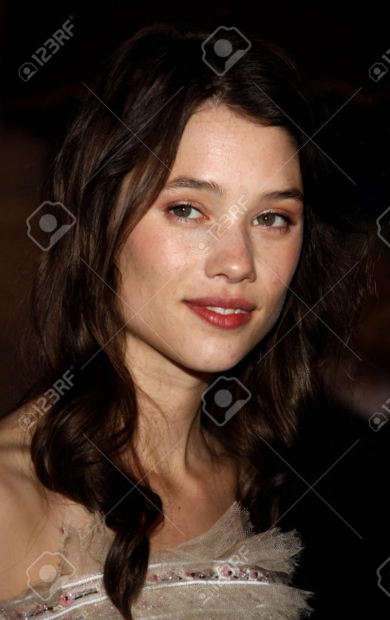 Historia Astrid Frisbey