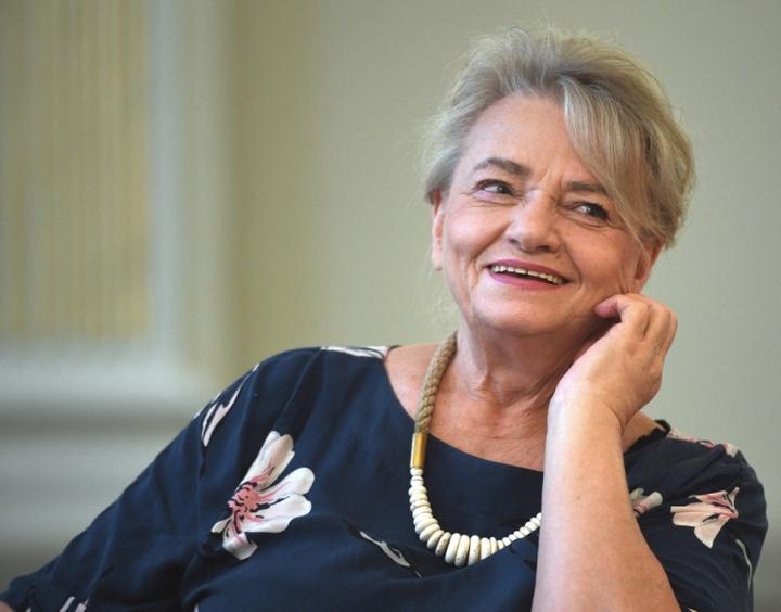 Odkrywając talenty Anny Seniuk: fascynująca kariera aktorki teatralnej i filmowej