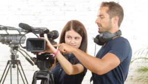 Odkryj tajemnice „Cichej nocy”: kim jest reżyser kultowego dramatu?